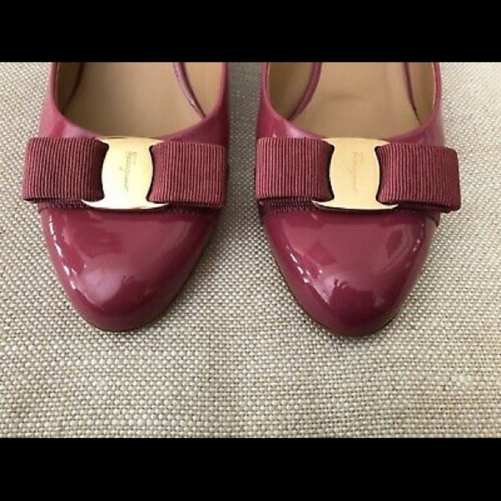 Ferragamo Vara Pumps Pink Patent Bow Kitten Heels - Picture 3 of 8